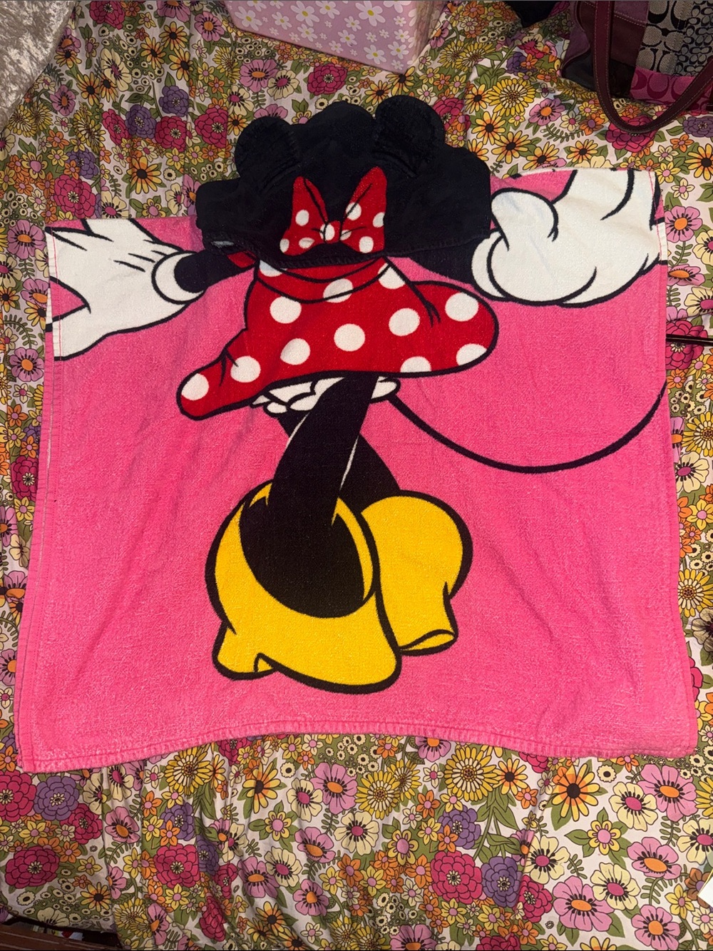 Disney Minnie Mouse Poncho Hooded Towel!!
